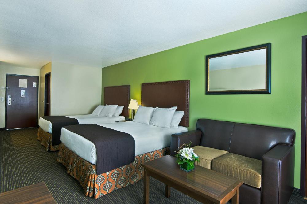 2 Queen Suite interior